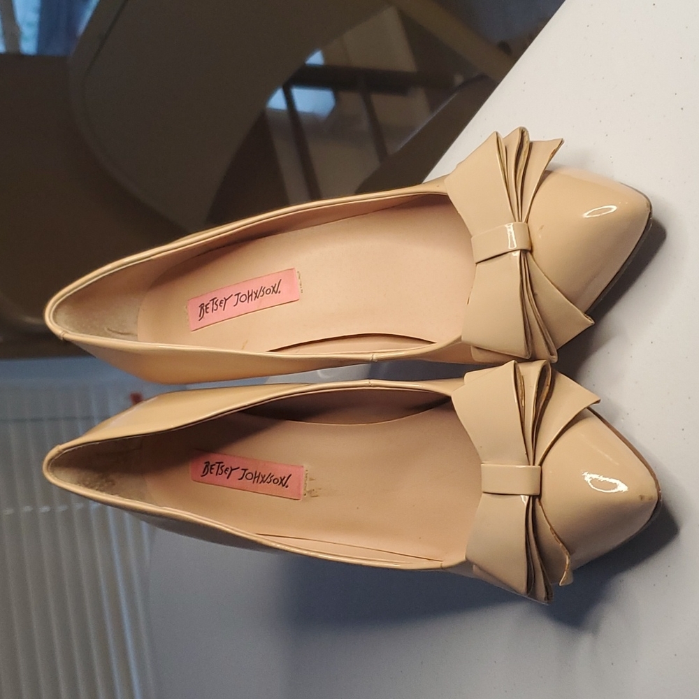 Beige Betsey Johnson Pumps